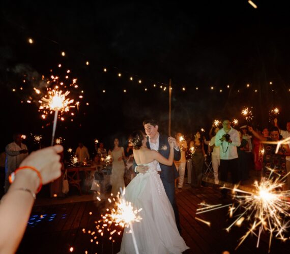 The Ultimate Guide to Destination Weddings in Puerto Escondido (2026) The Ultimate Guide to Destination Weddings in Puerto Escondido (2026)